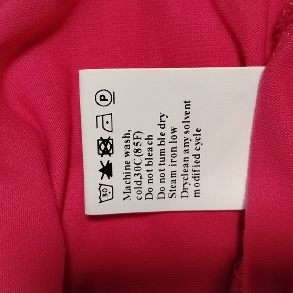 NWOT Rose Asymmetrical Neck Knotted Hem Sleeveless Top - Picture 4 of 4